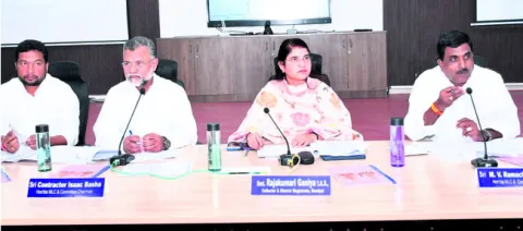 ప్రభుత్వ హామీల అమలులో వేగం పెంచండి