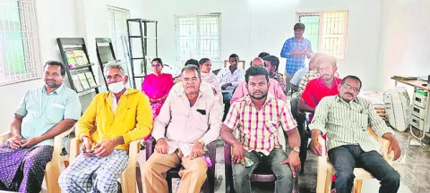 నిలదీస్తారని భయం.. తూతూమంత్రం