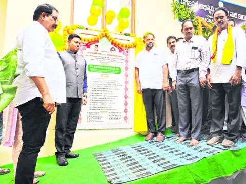 రాజంపేట డివిజన్‌ను అభివృద్ధి పథంలో నడిపించాలి: కలెక్టర్