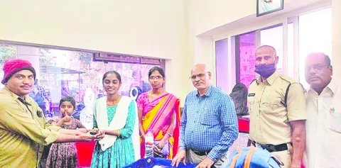 ఆర్టీసీ డ్రైవర్‌ నిజాయితీ