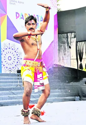 గ్లోబల్‌ సమ్మిట్‌కు సూర్యాపేట వాసి
