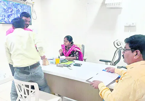 నిబంధనలు పాటించని   ఆస్పత్రులను సీజ్‌ చేస్తాం