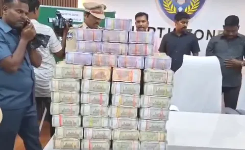 Police Chased The Car Which Has Hawala Money Rs 4 Crore