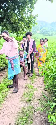 ప్రగల్భాలు పలికారు..  డోలీ మోతలే మిగిల్చారు   
