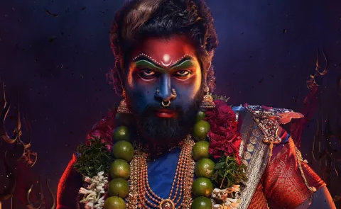 allu arjun Fans fight at vimal Theatre for pushpa 2 special Show