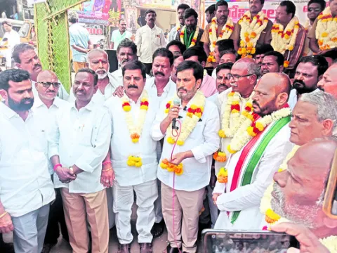 ఐక్యతతోనే ఆదోని జిల్లా సాధ్యం 