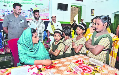 విద్యార్థుల ప్రగతే లక్ష్యంగా పని చేయాలి 