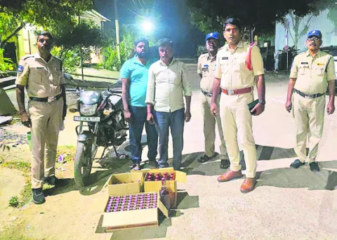 ఎన్నికల కోడ్‌ ఉల్లంఘనపై కేసు