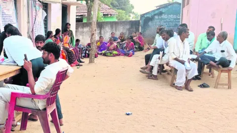 నామినేషన్ల జోరు