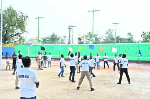 హోంగార్డుల సామర్థ్యాలు పెంపునకు క్రీడా పోటీలు 