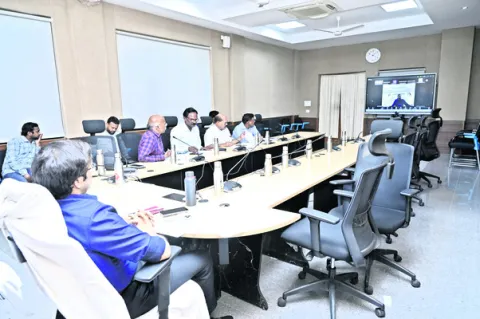 సకాలంలో దరఖాస్తులు చేయించాలి
