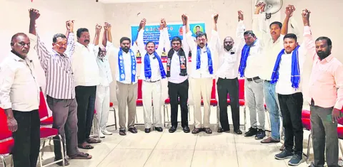 కర్ల రాజేష్‌ కుటుంబానికి న్యాయం చేయాలి