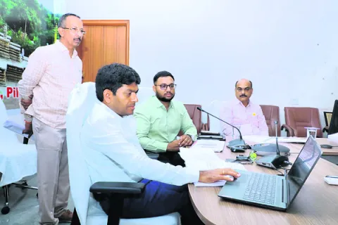 ఎన్నికల విధులు బాధ్యతగా నిర్వహించాలి