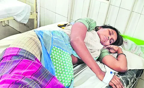 అంగన్‌వాడీ కార్యకర్త ఆత్మహత్యాయత్నం 