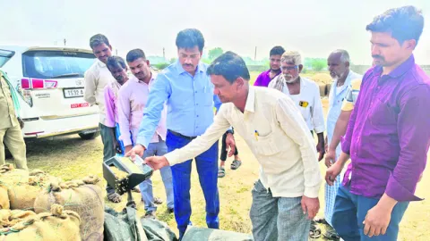 ధాన్యం కొనుగోళ్లలో జాప్యం వద్దు 