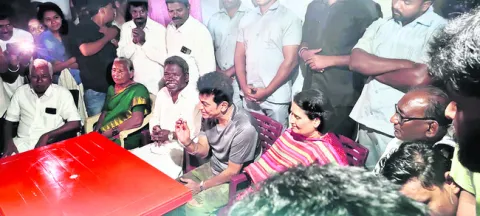 రియల్‌ అండ్‌ రీల్‌ హీరోస్‌..