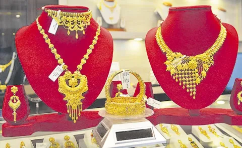 Gold rallies Rs 1300 to Rs 132900 per 10 grams1