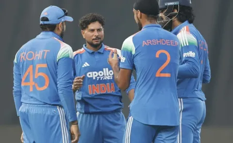 IND vs SA 3rd ODI Vizag: Prasidh Kuldeep Shine SA 270 All Out4