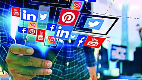 సీఎం, విపక్షనేత ‘సోషల్‌ వార్‌’