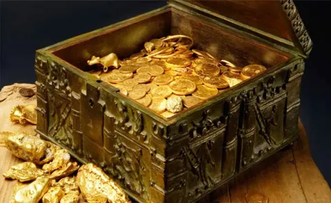 Rs 7 Lakh Fraud in the name of hidden treasures at Kamareddy