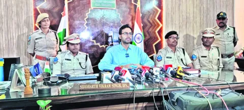 స్నైపర్‌ గన్‌తో జింకల వేట