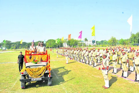 శాంతిభద్రతలు పరిరక్షించాలి 