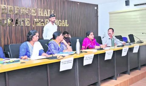 పోలింగ్‌ కేంద్రాల్లో వసతులు కల్పించాలి 