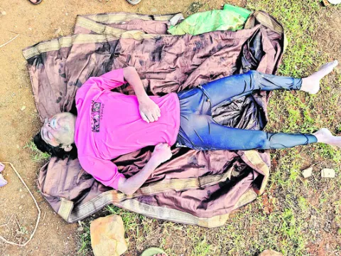 హోంమంత్రి కోరల్లేని పాము 