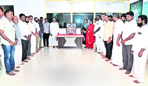అంబేడ్కర్‌ మహనీయుడు 