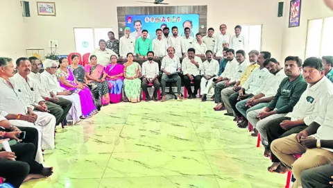 అన్నదాత ఆత్మహత్యలకు చంద్రబాబుదే బాధ్యత 