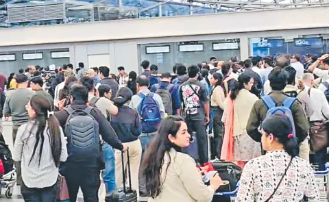 Indigo Crisis Passengers Troubles