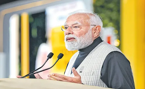 PM Narendra Modi calls for freeing India from slave mentality