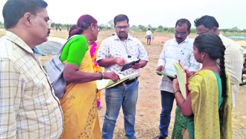 ధాన్యం కొనుగోళ్లలో వేగం పెంచాలి 