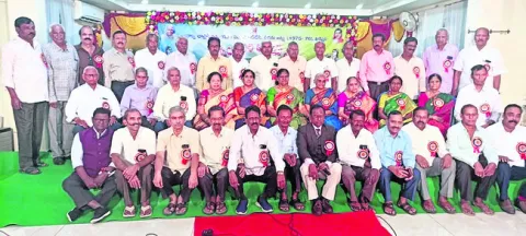 50 ఏళ్ల తర్వాత కలయిక