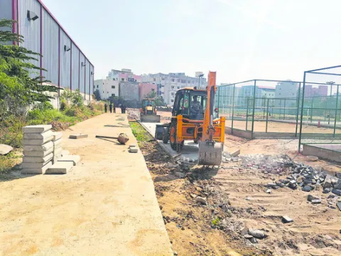 నాలా ఆక్రమణలు తొలగించిన హైడ్రా 