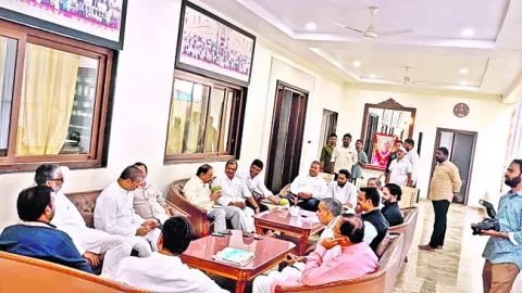 పోట్లదుర్తి గ్రామంలో ఎంపీలు, కేంద్ర మంత్రులు