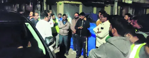 రోడ్లపై కూర్చుని వ్యాపారాలు చేయొద్దు