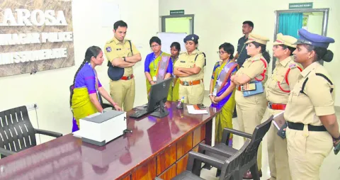 ఆమెకు భరోసా