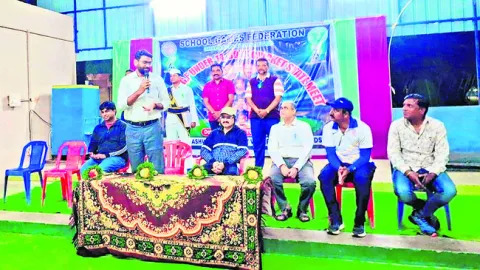 క్రీడలతో స్నేహ సంబంధాలు