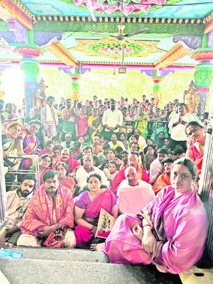 భక్తిశ్రద్ధలతో హేమాచలుడికి పూజలు