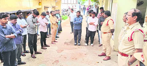 మంచి నడవడికతో మెలగండి 