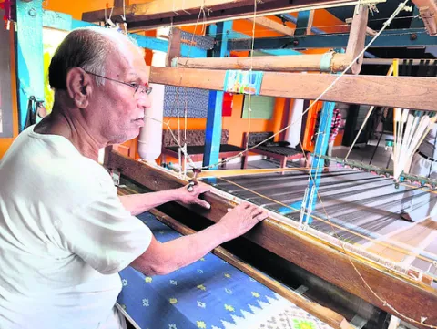 కోడ్‌ వేళ.. తప్పని నిరీక్షణ!