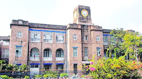 జీతాలకూ ఎదురుచూపులే.. 