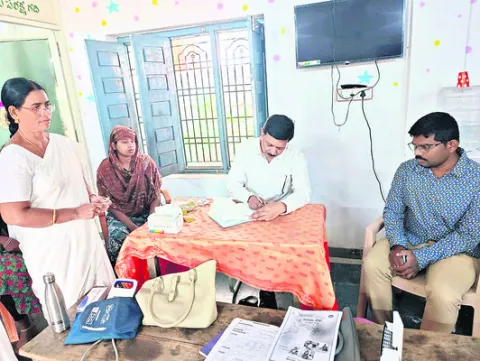 వైద్యులు, సిబ్బంది సమయపాలన పాటించాలి