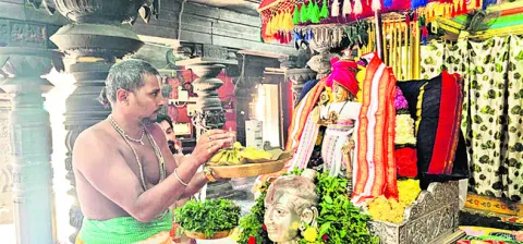 ● వైభవంగా నిత్యకల్యాణం ● శాస్త్రోక్తంగా గరుడసేవ 