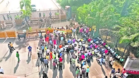 గంగవరం పోర్టు ముట్టడి