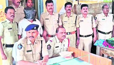 గంగమ్మ ఆలయ ఈఓకు రిమాండ్‌ 