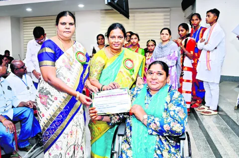 కలెక్టరేట్‌లో దివ్యాంగుల దినోత్సవం