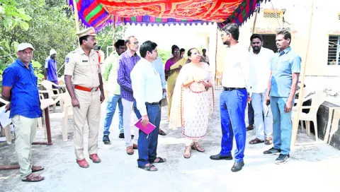 సజావుగా పోస్టల్‌ బ్యాలెట్‌ పోలింగ్‌ 