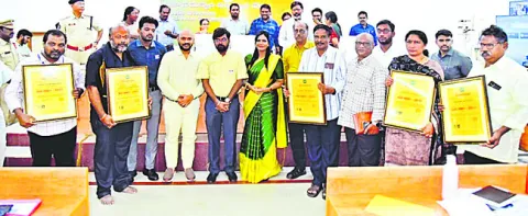 ఆరు గ్రామ పంచాయతీలకు ఐఎస్‌ఓ ధ్రువీకరణ పత్రాలు 